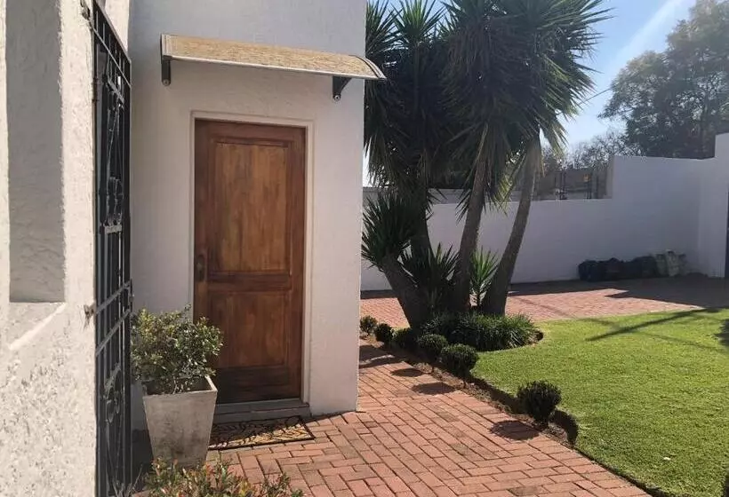 ペンション Lancaster House