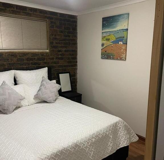 ペンション We Love Properties Guest House