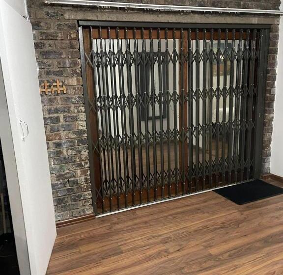 ペンション We Love Properties Guest House