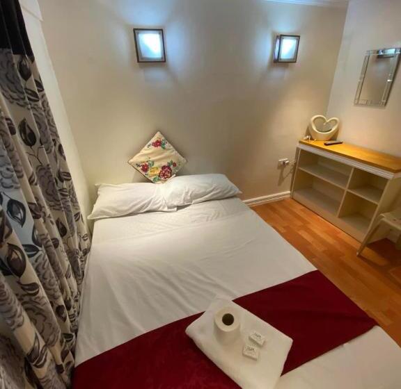 Schronisko Rj Travellers Inn