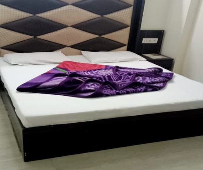 هتل A V International