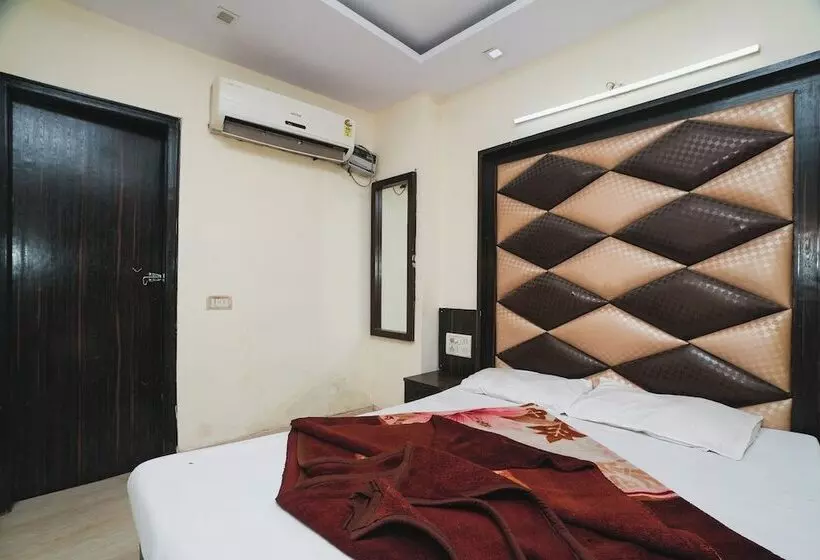 هتل A V International