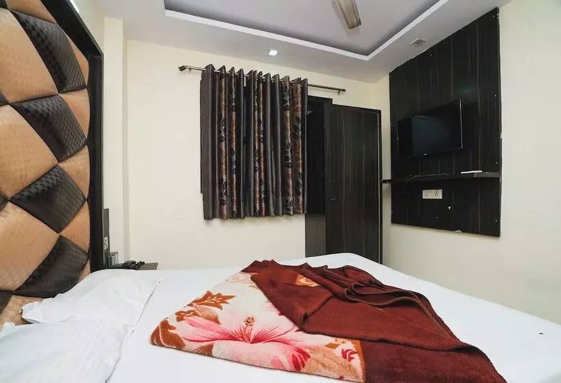 هتل A V International