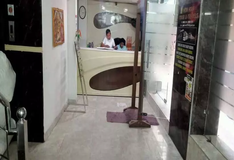 هتل A V International