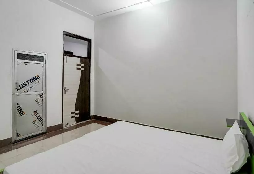 ホテル Oyo 81362 Sahara Guest House