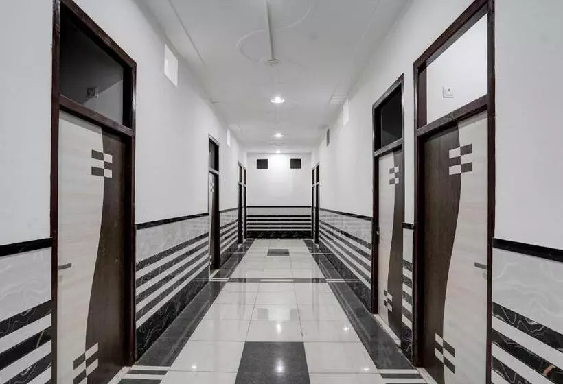 ホテル Oyo 81362 Sahara Guest House