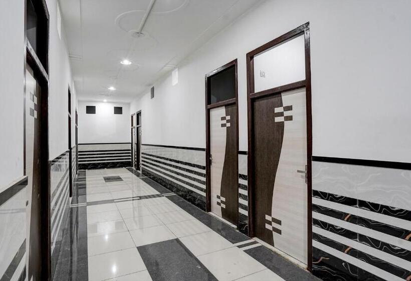 호텔 Oyo 81362 Sahara Guest House