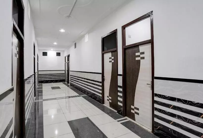 ホテル Oyo 81362 Sahara Guest House