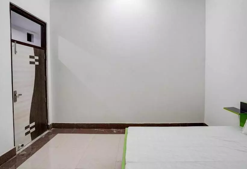 ホテル Oyo 81362 Sahara Guest House