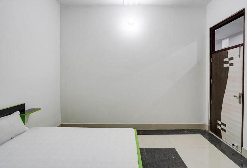 호텔 Oyo 81362 Sahara Guest House