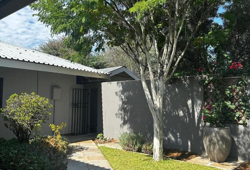 پانسیون 1020 Sehudi Guesthouse