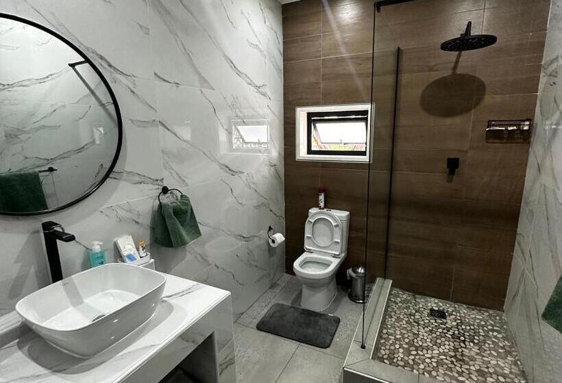 پانسیون 1020 Sehudi Guesthouse