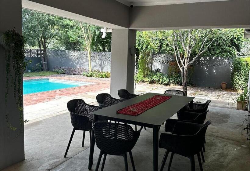 پانسیون 1020 Sehudi Guesthouse