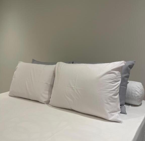 膳宿费 Charlotte House