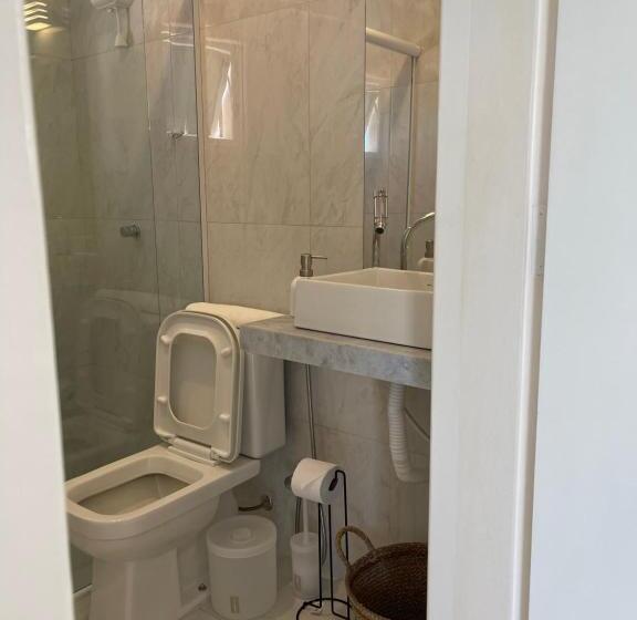 膳宿费 Charlotte House