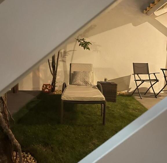 膳宿费 Charlotte House