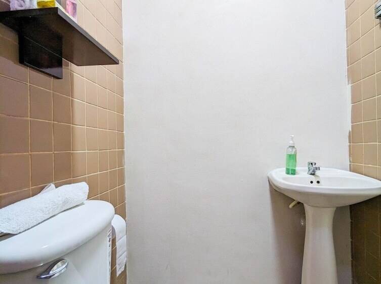 پانسیون Del Tingo Al Tango Hostal