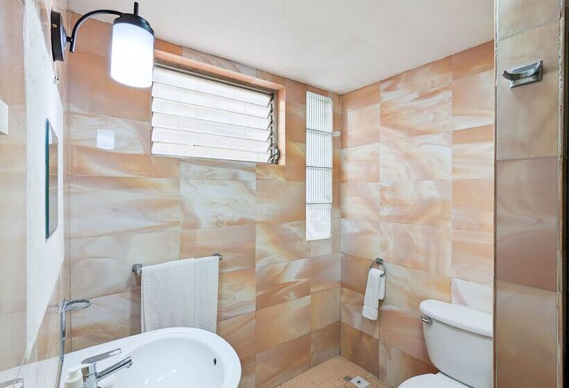 پانسیون Del Tingo Al Tango Hostal