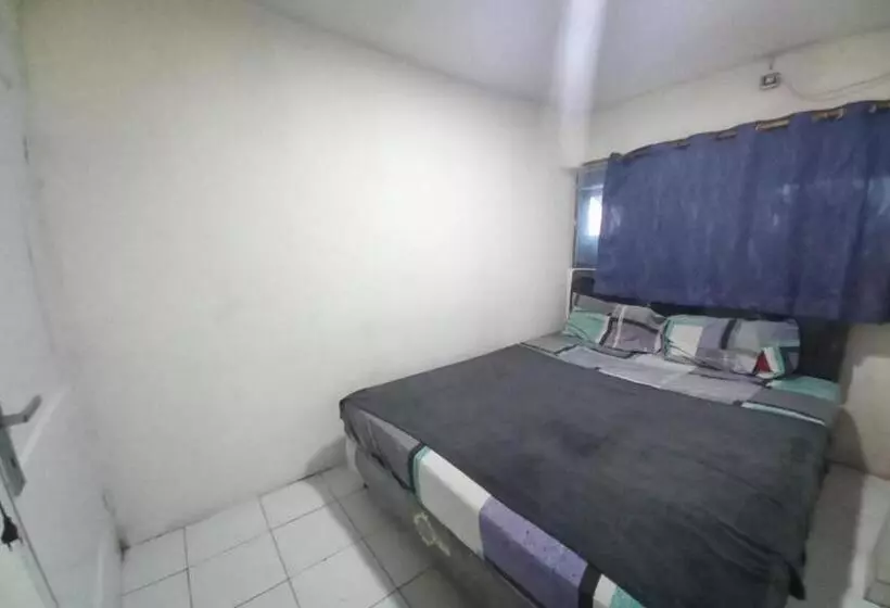 Hotelli Oyo 92726 Geulis Guest House