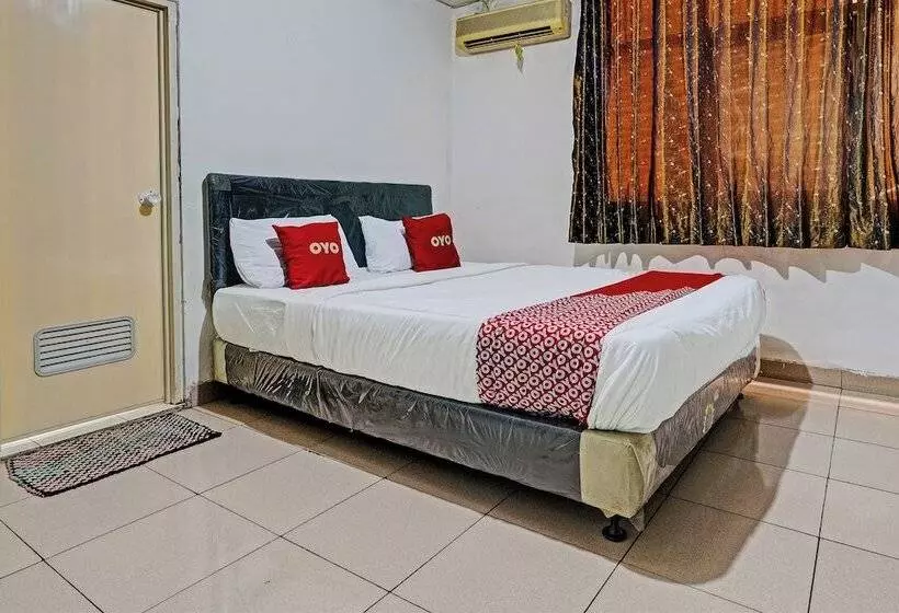 Hotelli Oyo 92726 Geulis Guest House