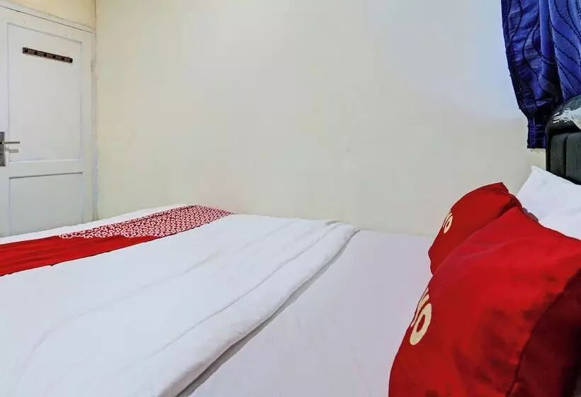 Hotelli Oyo 92726 Geulis Guest House