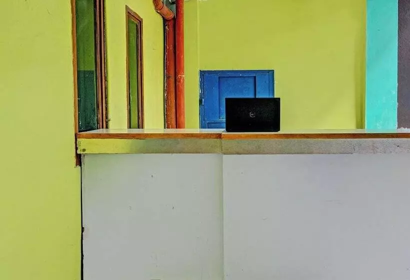 Hotelli Oyo 92726 Geulis Guest House