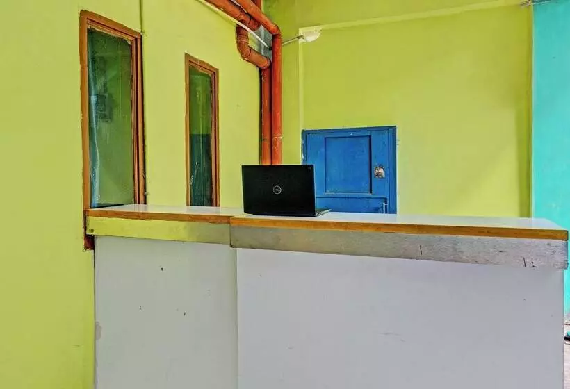 Hotelli Oyo 92726 Geulis Guest House