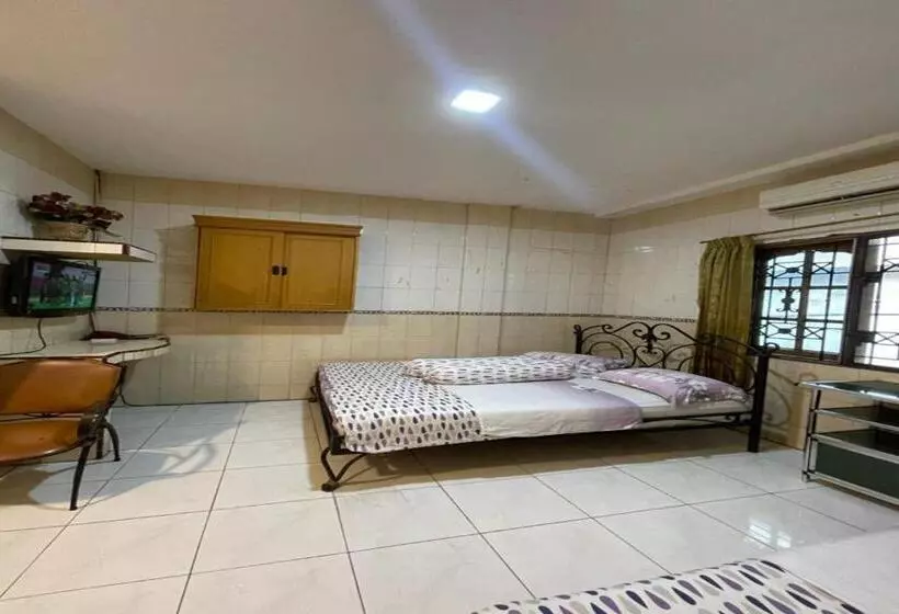 Hotelli Oyo 92772 Losmen Diah Syariah