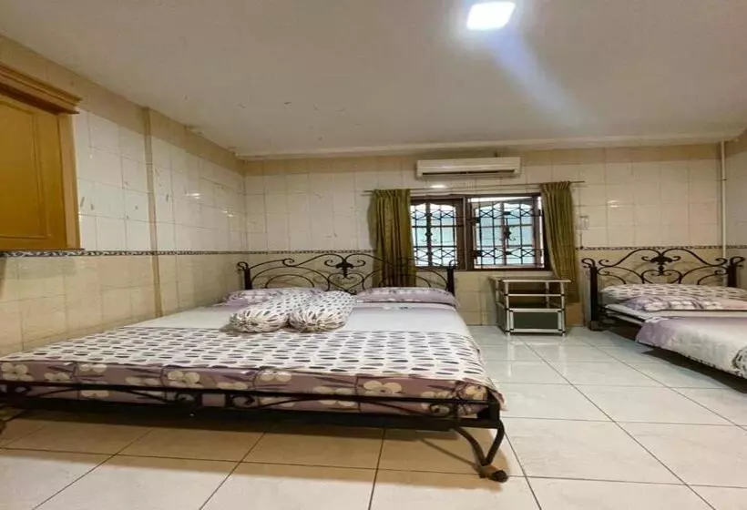 Hotelli Oyo 92772 Losmen Diah Syariah