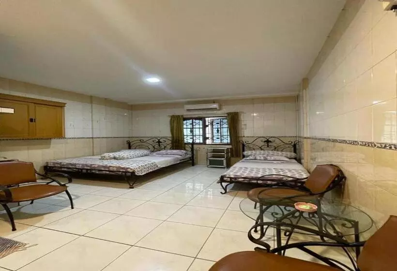 Hotelli Oyo 92772 Losmen Diah Syariah