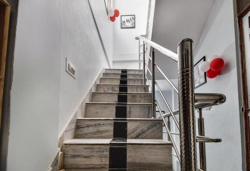 Oyo Flagship Hotel Azad Inn