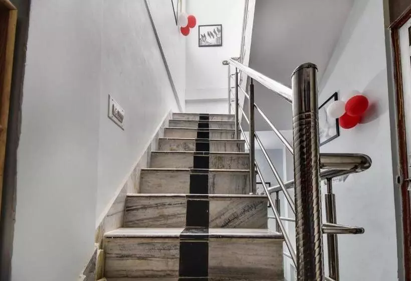 Oyo Flagship Hotel Azad Inn