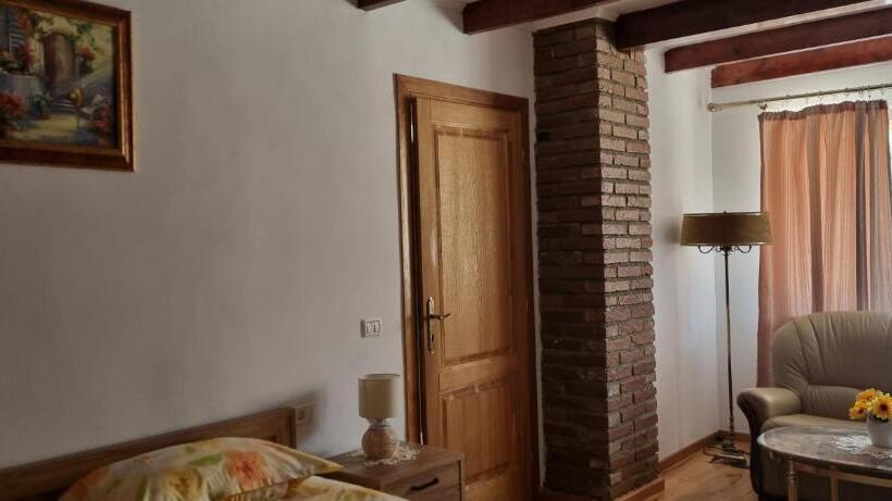 بنسيون Gioelli Paradis