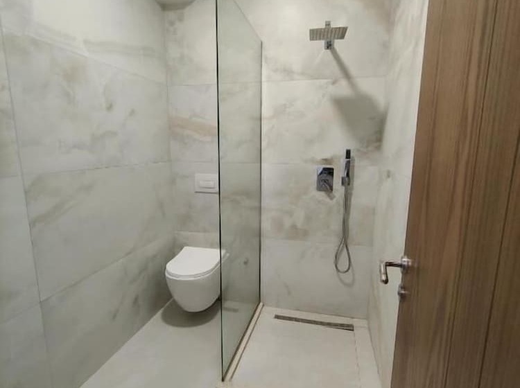 فندق Lahuta E Vjeter Agroturizem