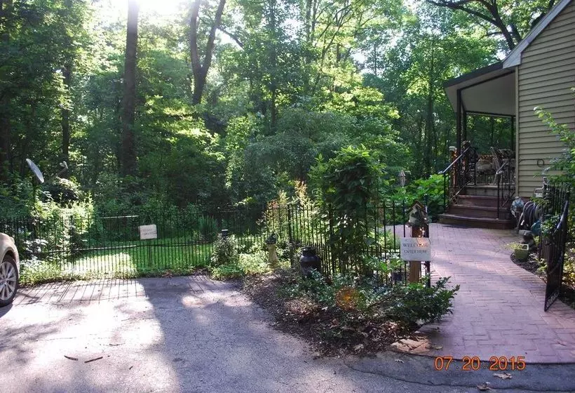 Bear House B&b