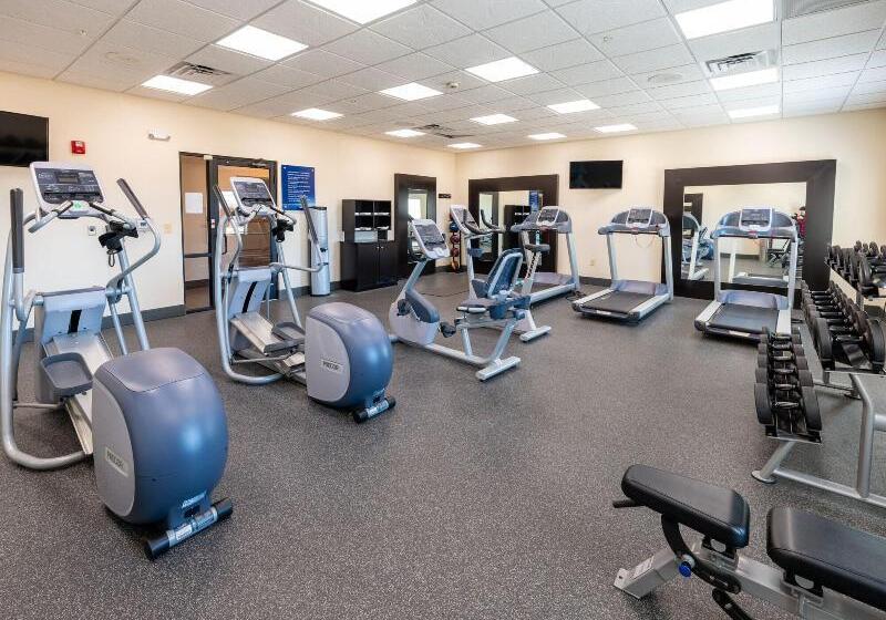 호텔 Flag Point Inn & Suites Pratt By Fairbridge