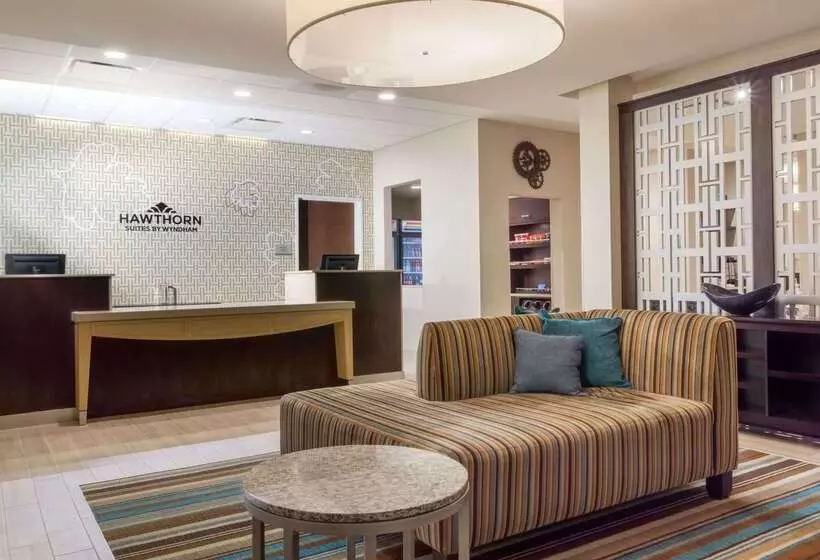 ホテル Hawthorn Suites By Wyndham Wheeling At The Highlands