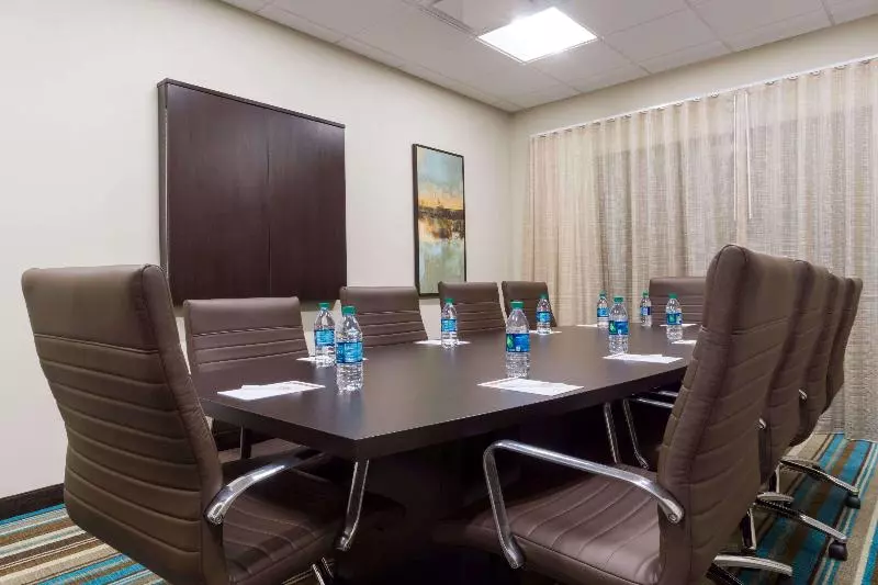 ホテル Hawthorn Suites By Wyndham Wheeling At The Highlands