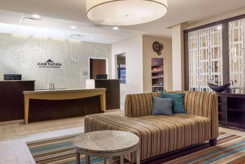 ホテル Hawthorn Suites By Wyndham Wheeling At The Highlands