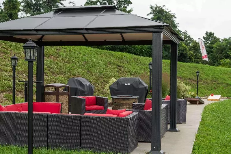 ホテル Hawthorn Suites By Wyndham Wheeling At The Highlands