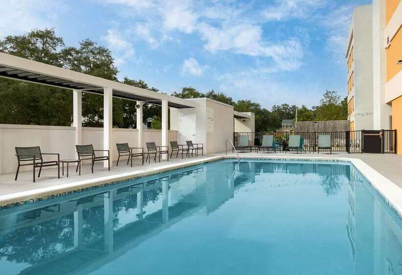 هتل Home2 Suites By Hilton Tallahassee State Capitol