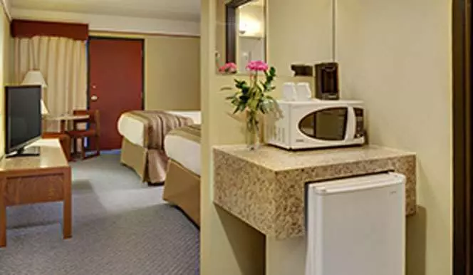 ホテル Kindersley Inn