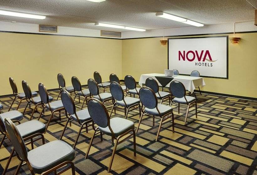 فندق Kindersley Inn