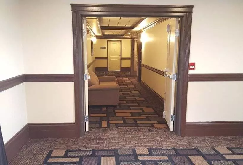 ホテル Kindersley Inn