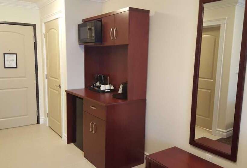 فندق Kindersley Inn