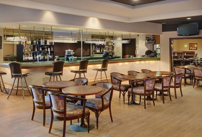 فندق Kindersley Inn