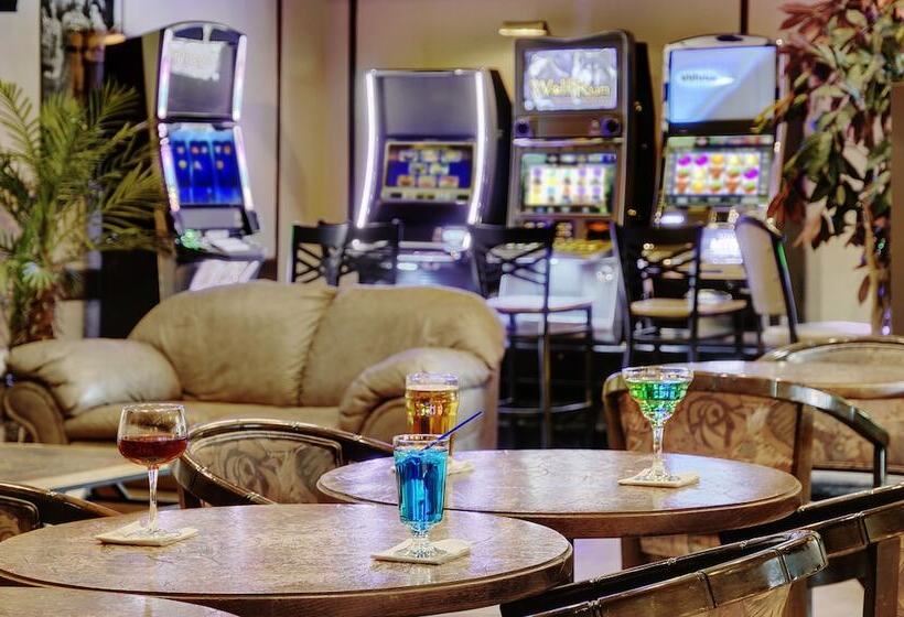 فندق Kindersley Inn