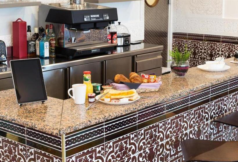 هتل Le Saint Germain