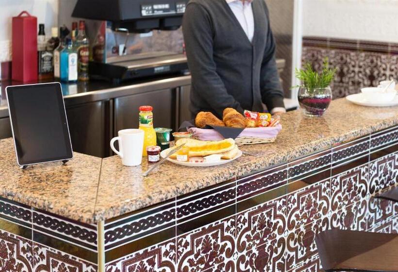 هتل Le Saint Germain