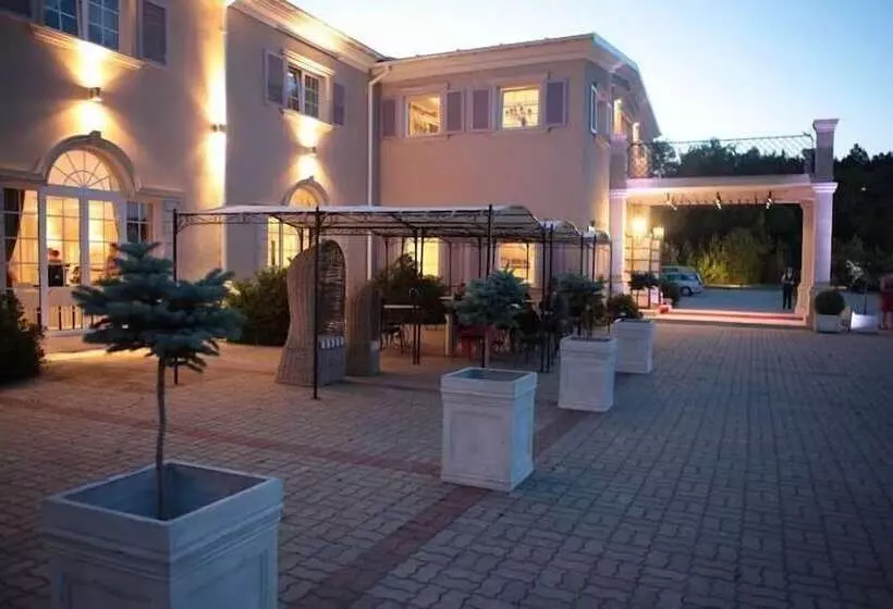 ホテル Riviera Resort Airport Modlin